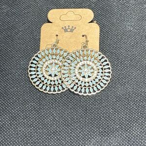 Round earring 1.5 inches